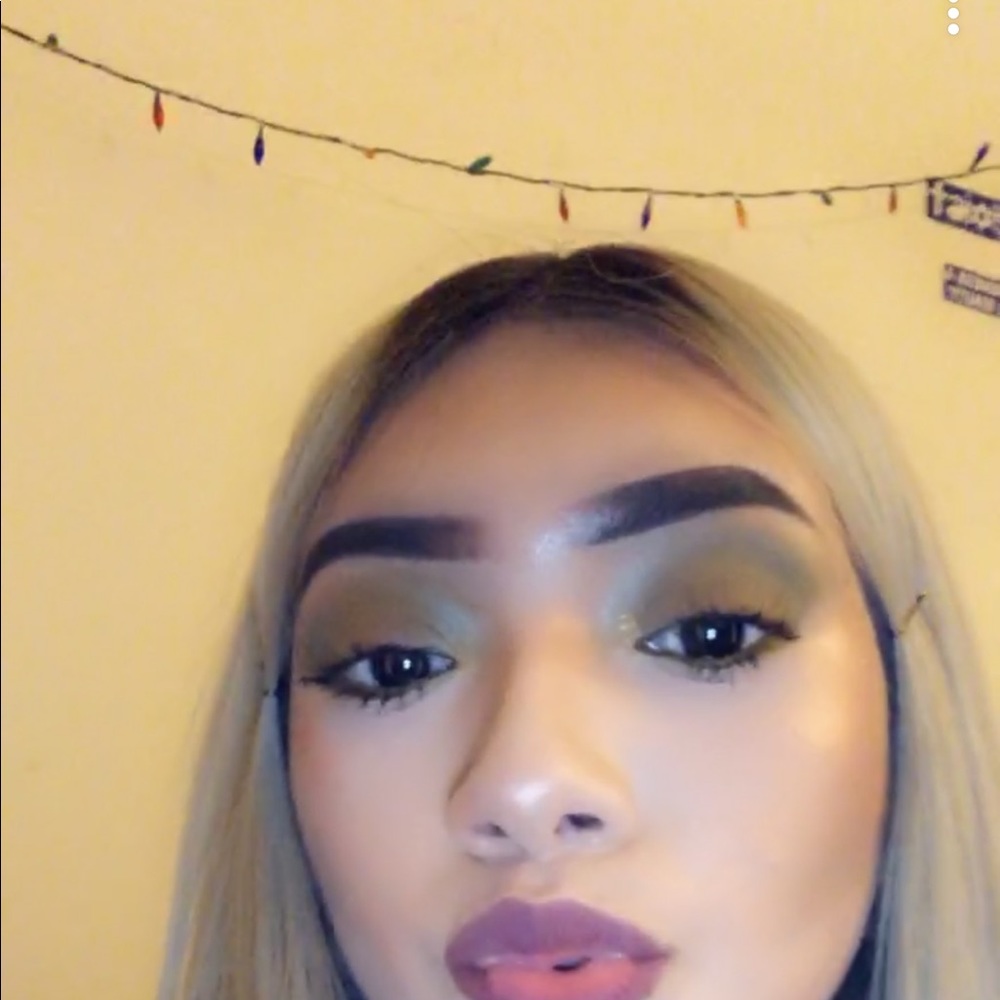 Meet your Posher, Ezmeralda